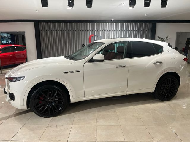 MASERATI Levante V6 275 HP D AWD GranLusso 5p.